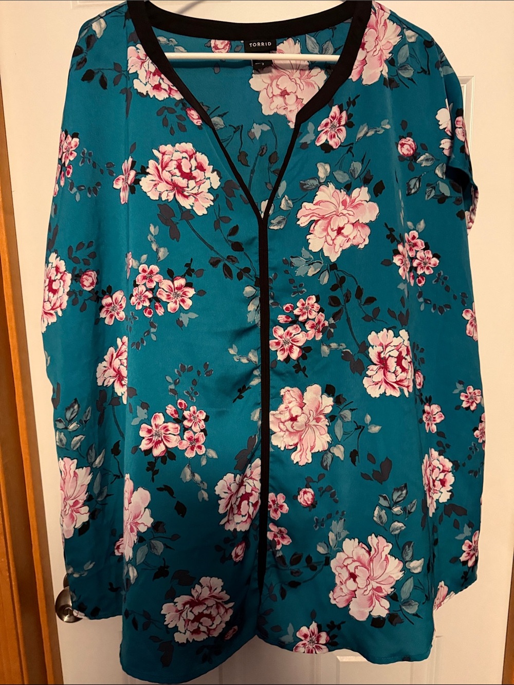 Torrid 3x Teal Floral V-Neck Sleeveless Tunic with Black Trim